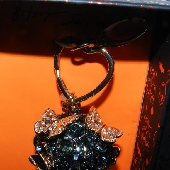 NIB | Betsey Johnson | Gunmetal Gold Butterfly Crystal Goth Skull Bag Charm - Picture 5 of 7